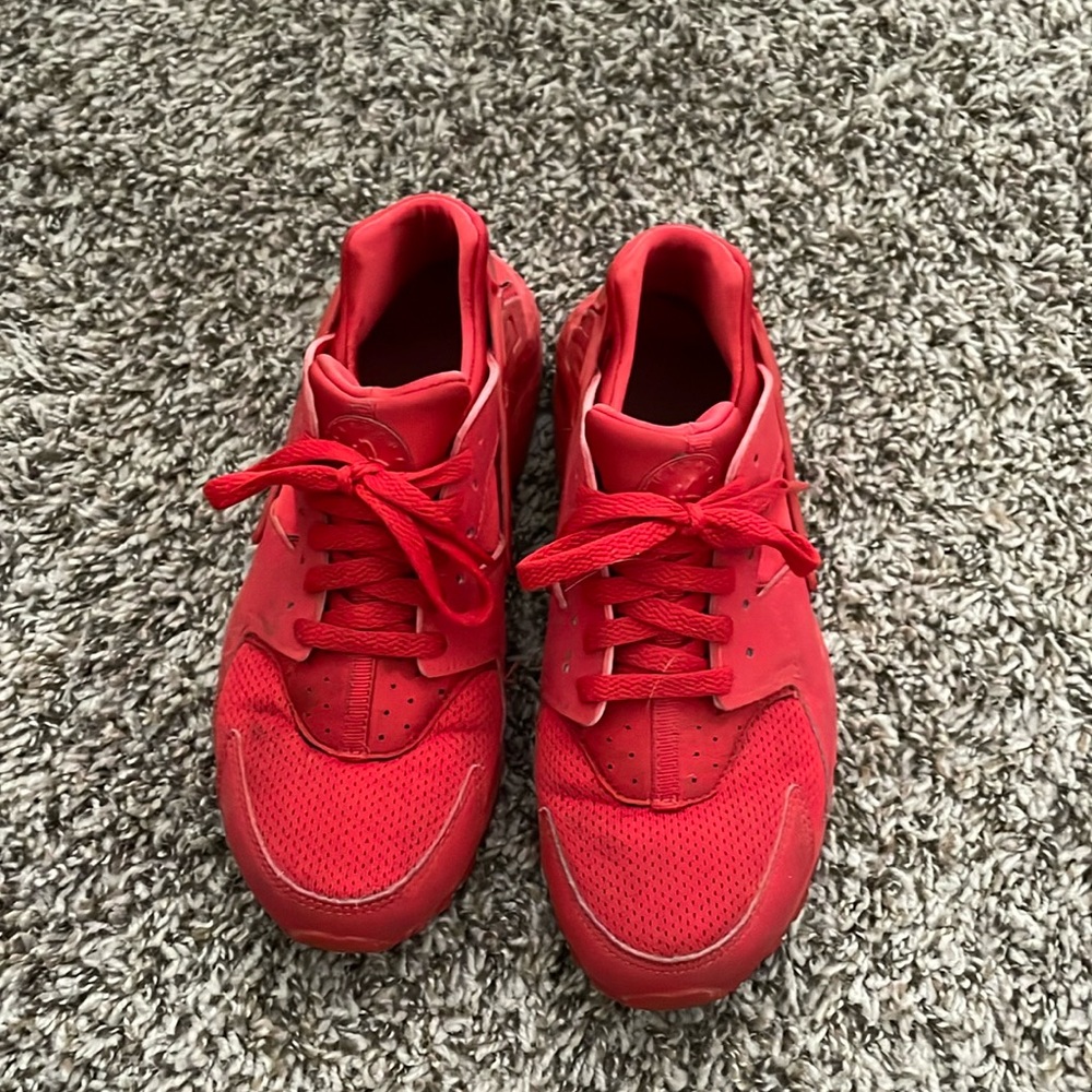 Red huaraches